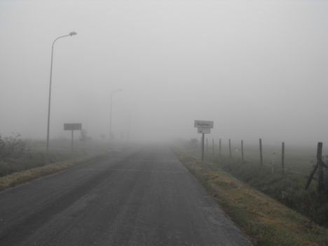 A falu egy ködös őszi napon 7