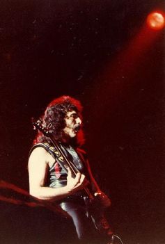 Tony Iommi (1983)