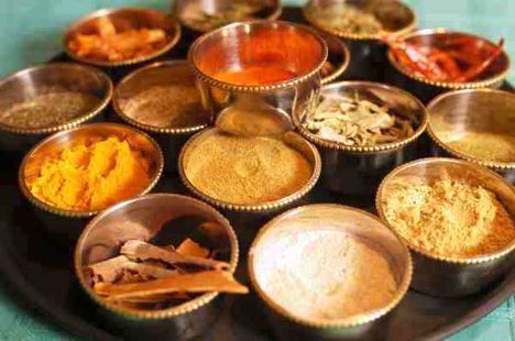 A curry rengeteg fűszer keveréke, számtalan fajtája létezik
