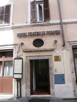 hotel_teatro_di_pompeo_roma