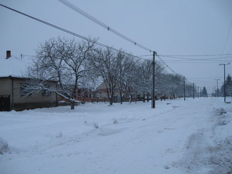 Téli alkony a Kereszt utcában