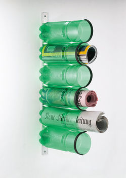 Műanyag palackból újságtároló