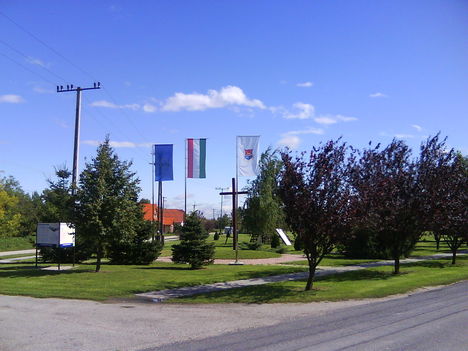 Milleneumi park a zászlókkal
