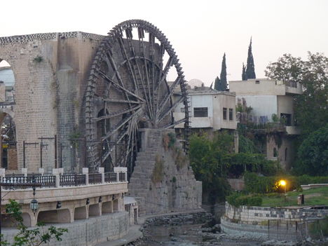 Hama, a vizikerekek városa