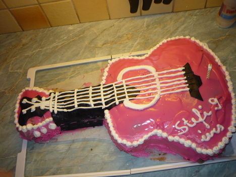 Stefike gitár tortája 2