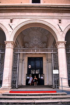 The gate of San Pietro in Vincoli