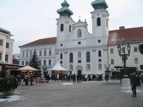 2010. dec. Győr Széchenyi tér, Bencés templom