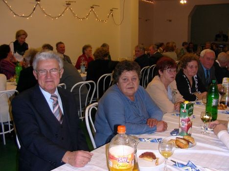 Nyugdíjasklub Szilveszter 2010 002