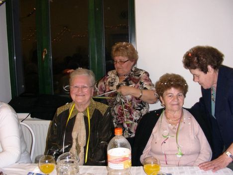 Nyugdíjasklub Szilveszter 2010 086