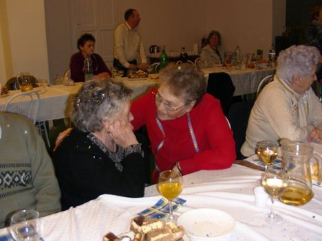 Nyugdíjasklub Szilveszter 2010 095