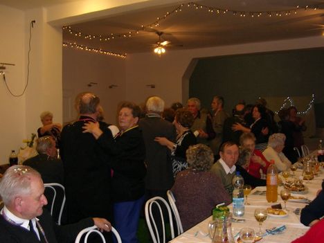 Nyugdíjasklub Szilveszter 2010 098