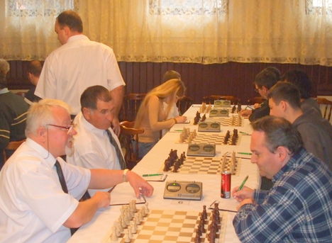 Gönyű - Egyetem megyei I. oszt. sakkmérkőzés (2,5-7,5) 9