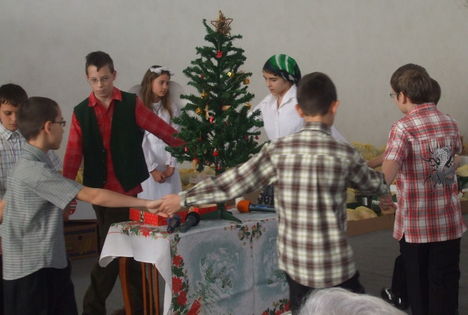 Iskolai karácsonyi ünnepség 2010. 12
