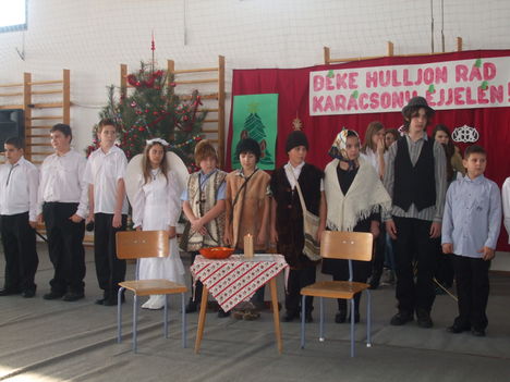 Iskolai karácsonyi ünnepség 2010. 15