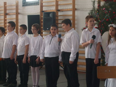 Iskolai karácsonyi ünnepség 2010. 21