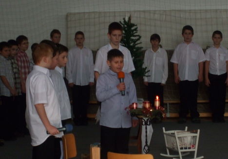 Iskolai karácsonyi ünnepség 2010. 9