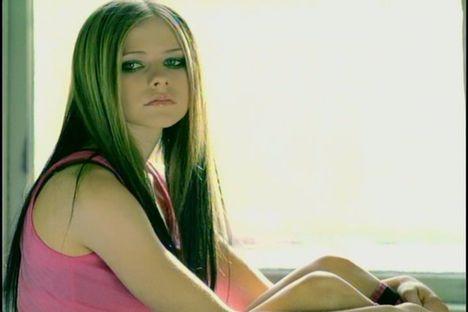 Avril-Lavigne-Don-t-Tell-Me-MV-screencaps-HQ-music-19745043-720-480