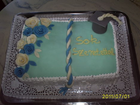 Ballagási könyv torta