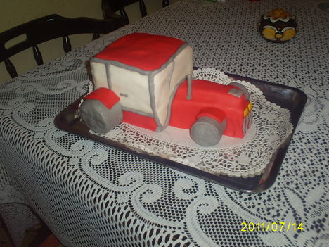 traktor torta