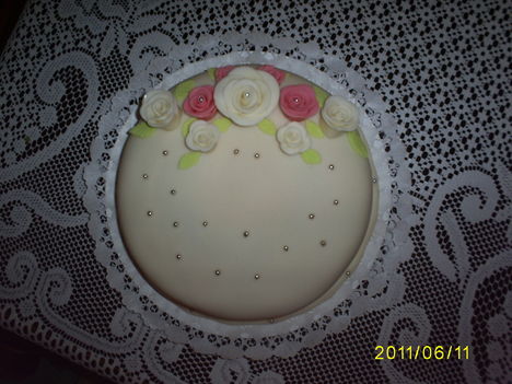 virágos fondant torta