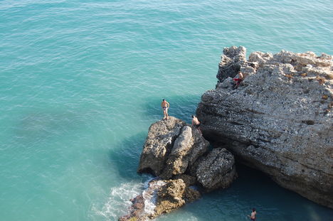 sziklák és a tenger
