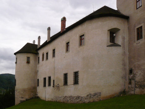 P1590084a