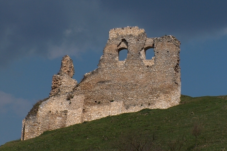 Döbrönte, Szarvaskő vára