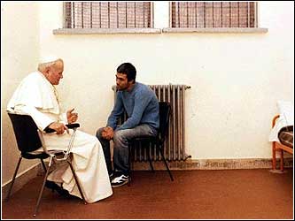 Papa Ioan Paul II-cu cel care a încercat să-l ucidă