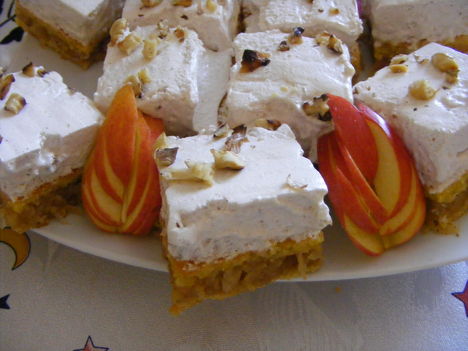 Almás szeletek