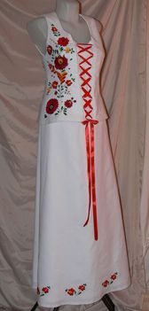 Matyó rózsás menyasszonyi ruha