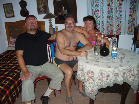 2011   JULIUS  KERTIPARTI BARÁTAINKNÁL 020