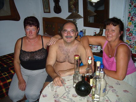 2011   JULIUS  KERTIPARTI BARÁTAINKNÁL 022