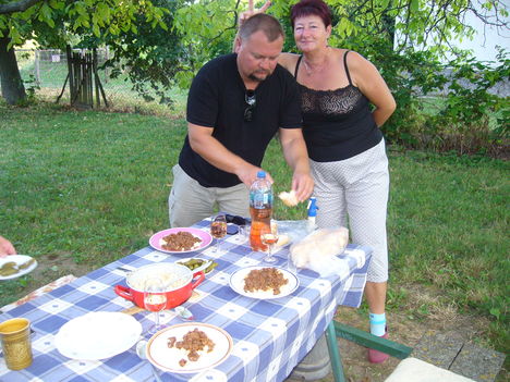 2011   JULIUS  KERTIPARTI BARÁTAINKNÁL 035
