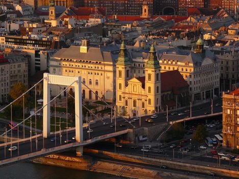 Budapest - Erzsébet híd pesti hídfő