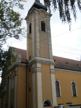 Bakonybéli Szent Mauríciusz Monostor és Templom