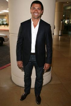 Mark Consuelos 10
