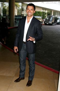 markconsuelos-photos-080108-08-820x1230