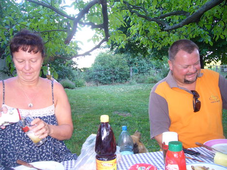 2011   JULIUS  KERTIPARTI BARÁTAINKNÁL 011
