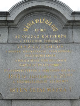 Mária Valéria híd emléktábla