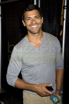 Mark Consuelos 10