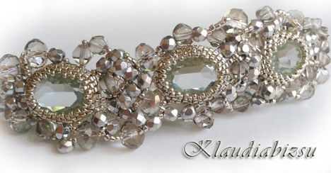 Karkötő Swarovski kristályokkal