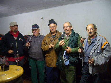 OKTÓBER  27 FELSŐCSATÁR BORUT  2011 010