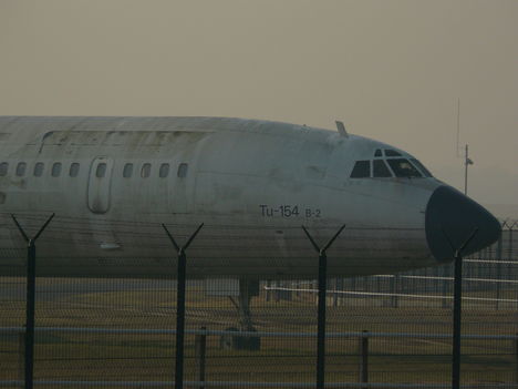 Tu-154  1