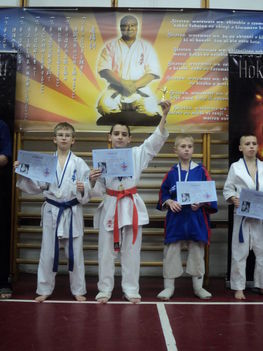 Érd kupa 2011.02.12. Kyokushin karate országos versenyén Norbi fiam első aranyérme.