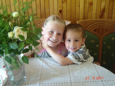 2011.május.Réka és Márton