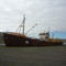 NYUGAT-IZLAND - Partra vetett öreg hajó
