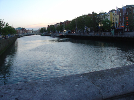 IRL 154 a Liffey folyó