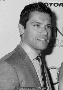 Mark Consuelos 32