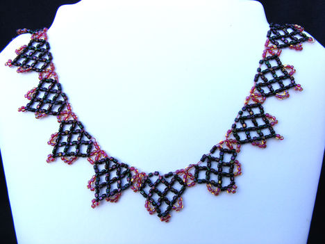 Trellis collar necklace