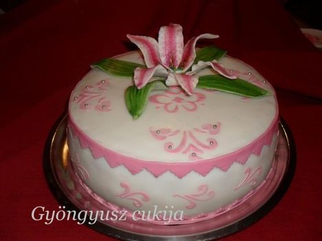 liliomos torta 1